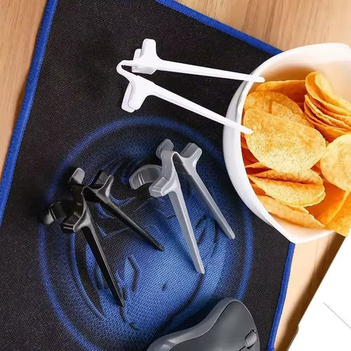 Finger Chopsticks for Gamer Gaming Snack Clips Plastic Chopstick Snack Food Finger Tongs Lazy Artifact Assistant Finger Tool